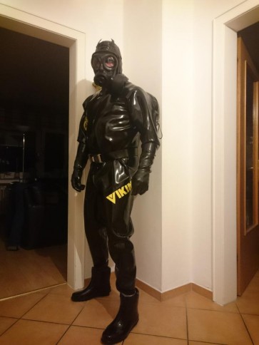 Men's male's rubber latex catsuit with shoulder and cortch zippers hoods ,gloves and socks  is attahed 